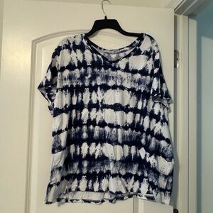 St. John's Bay Navy & White Tie-Dye Short Sleeve Tee